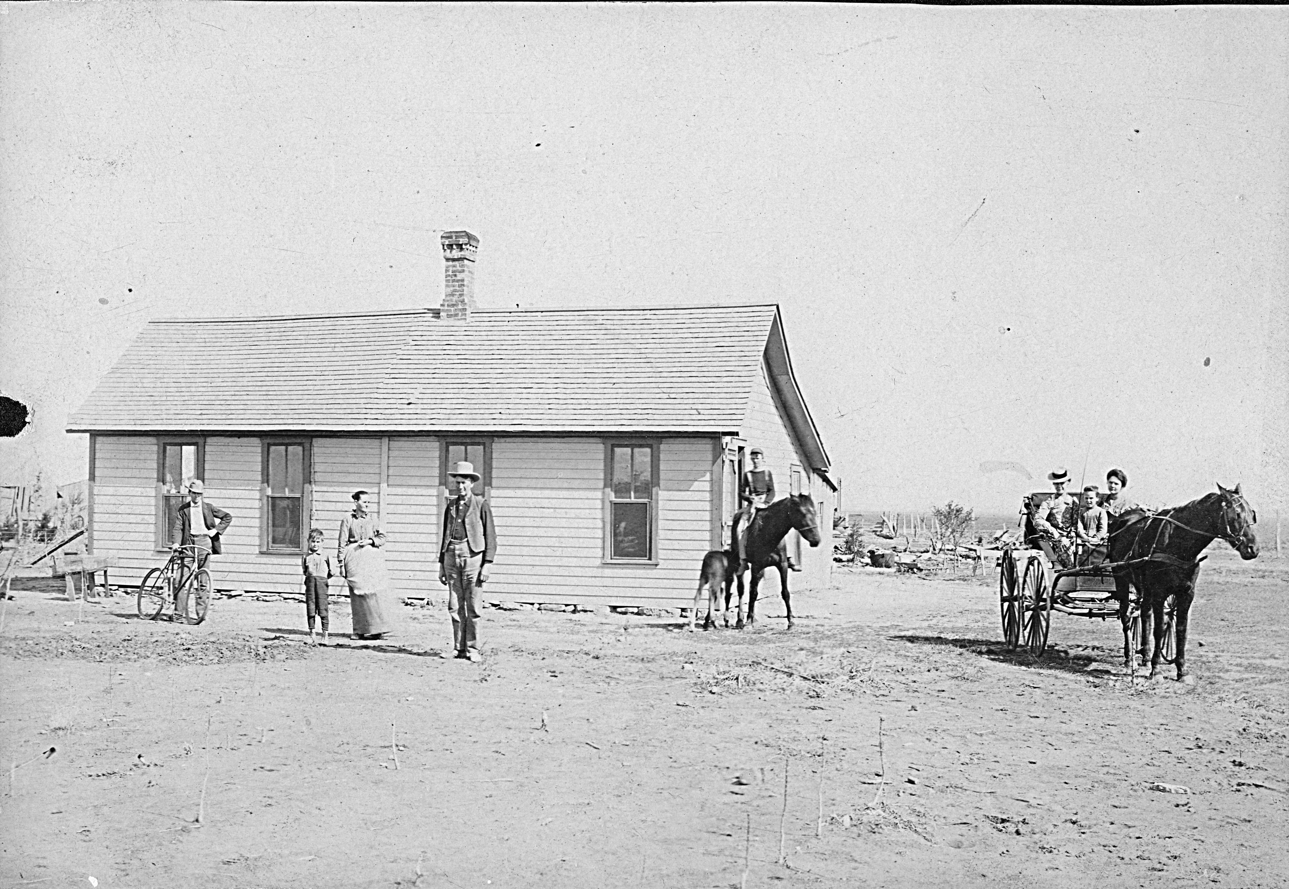 Oscar Taylor Wiatt and family on farm
